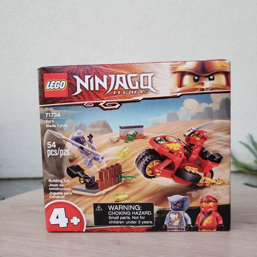 NEW LEGO Ninjago Motorcycle Kai's Blade Cycle with 2 minifigures 71734 $15